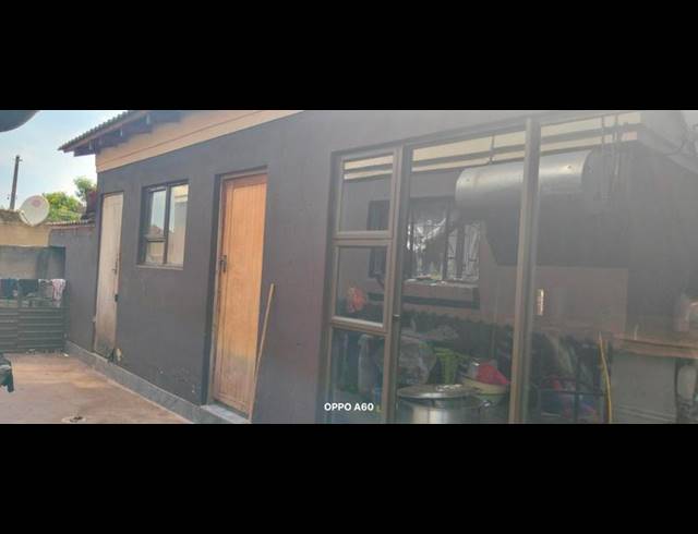 3 BEDROOM HOUSE FOR SALE IN ZONKIZIZWE